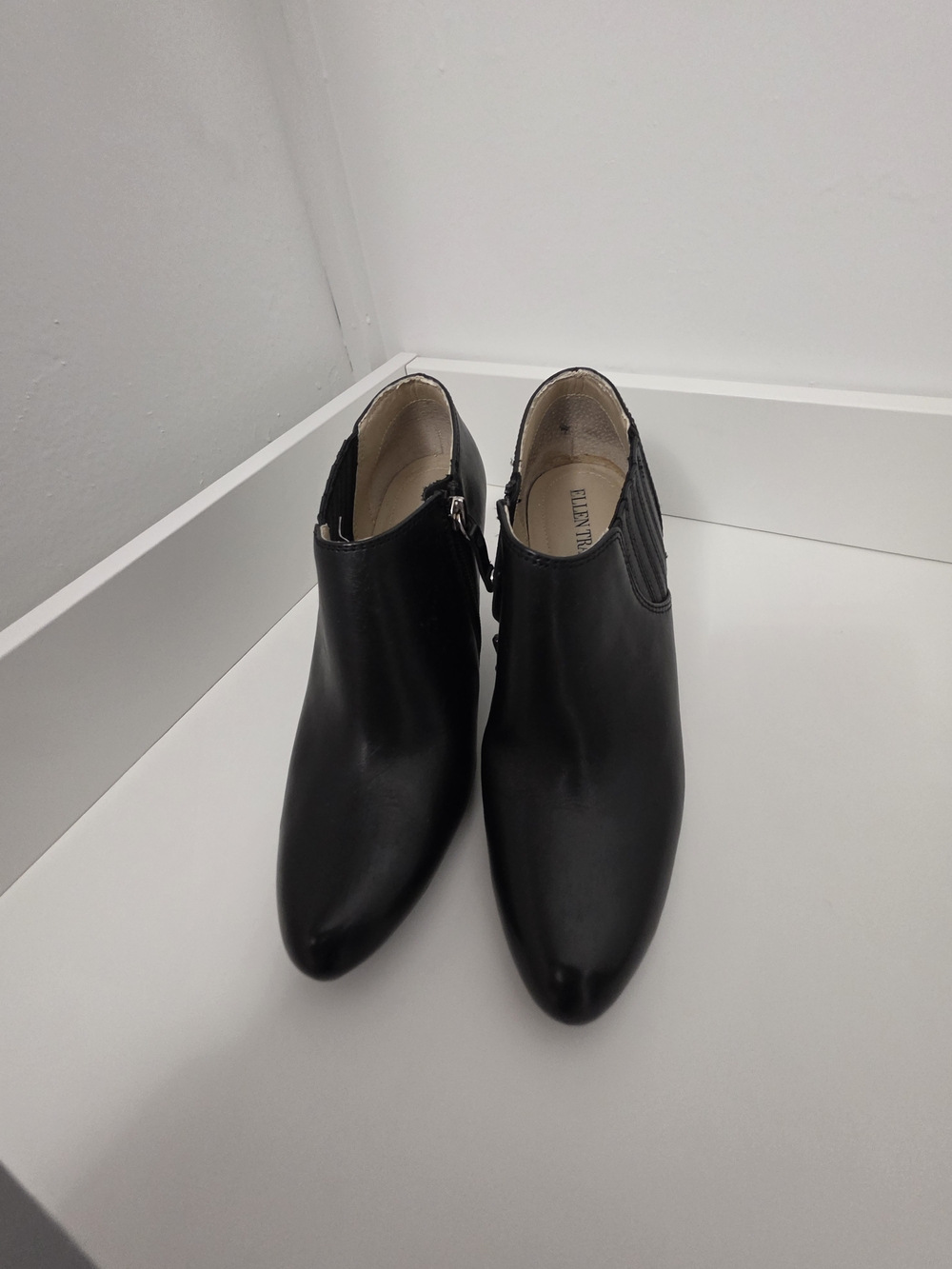 Ellen Tracy 8 Black Leather Ankle Boots - Classic Women Shoes by